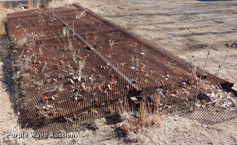 image for item IE9587 Approximately 10 steel panels