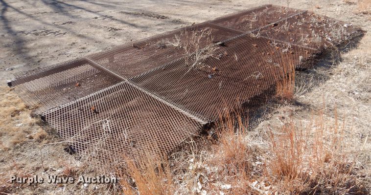 image for item IE9587 Approximately 10 steel panels