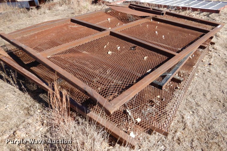 image for item IE9587 Approximately 10 steel panels