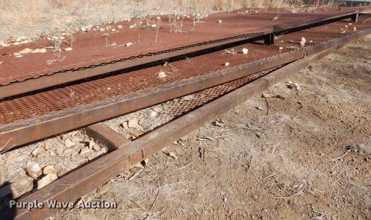 image for item IE9587 Approximately 10 steel panels