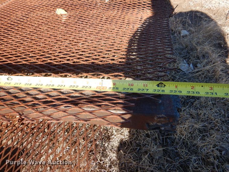 image for item IE9587 Approximately 10 steel panels