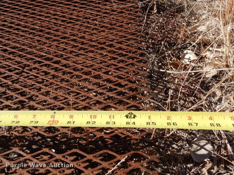 image for item IE9587 Approximately 10 steel panels