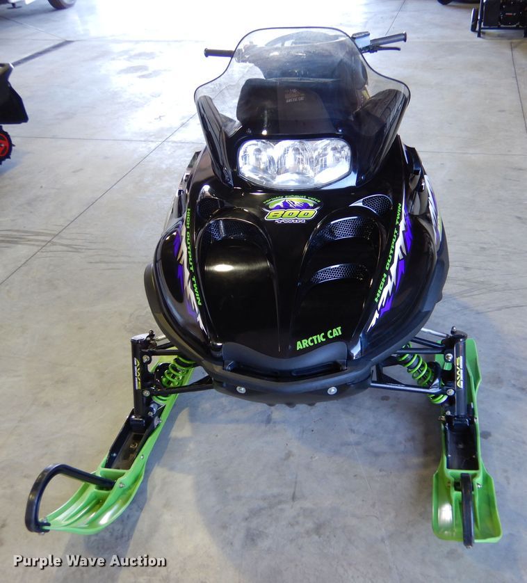 image for item IE9607 2001 Arctic Cat Mountain Cat 800  snowmobile