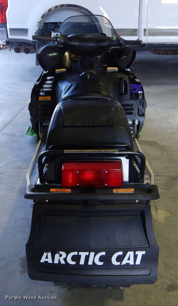 image for item IE9607 2001 Arctic Cat Mountain Cat 800  snowmobile