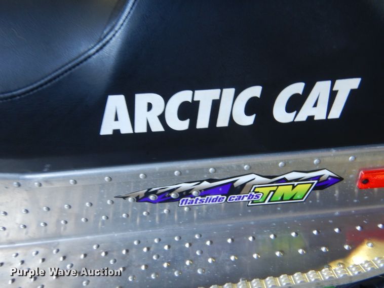 image for item IE9607 2001 Arctic Cat Mountain Cat 800  snowmobile