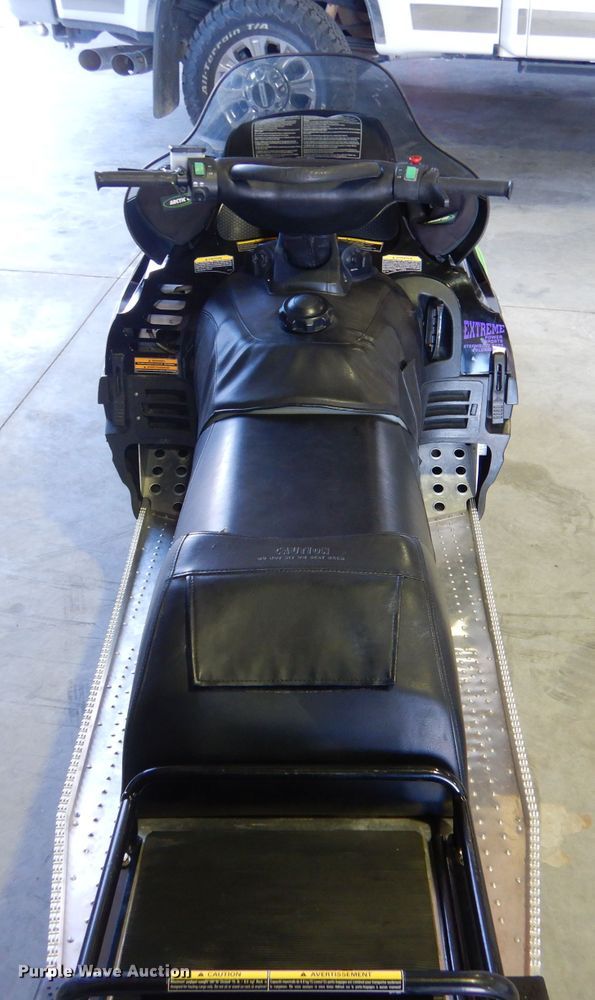 image for item IE9607 2001 Arctic Cat Mountain Cat 800  snowmobile