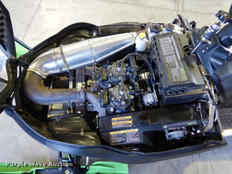 image for item IE9607 2001 Arctic Cat Mountain Cat 800  snowmobile