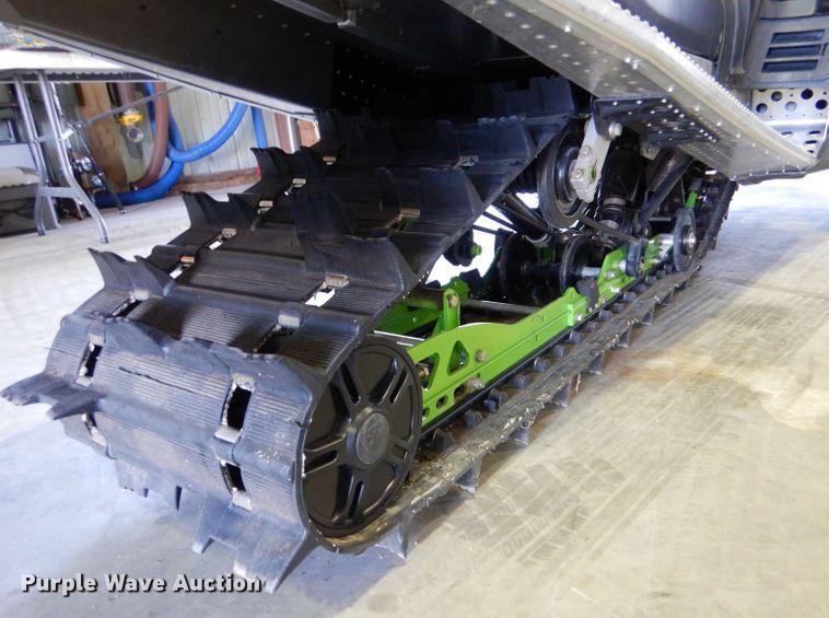 image for item IE9607 2001 Arctic Cat Mountain Cat 800  snowmobile