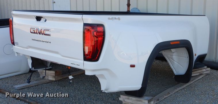 image for item IE9608 GMC Sierra  pickup truck bed