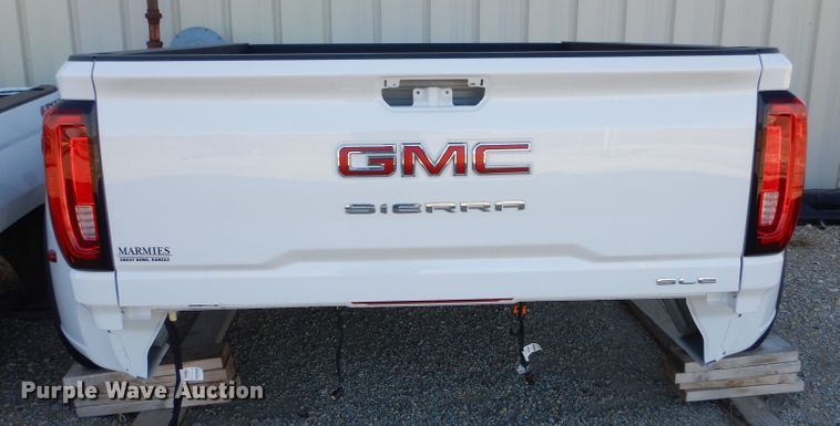 image for item IE9608 GMC Sierra  pickup truck bed