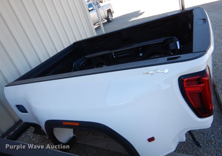 image for item IE9608 GMC Sierra  pickup truck bed