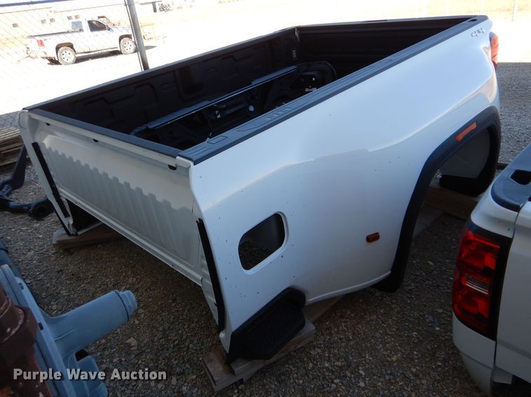 image for item IE9608 GMC Sierra  pickup truck bed