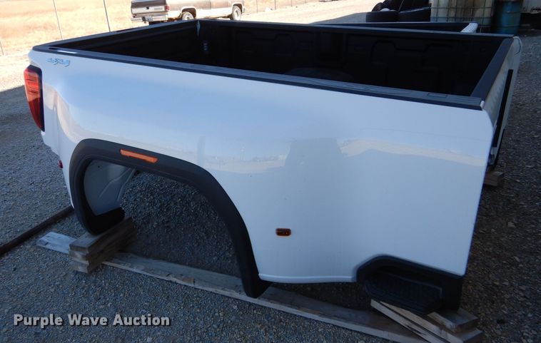 image for item IE9608 GMC Sierra  pickup truck bed