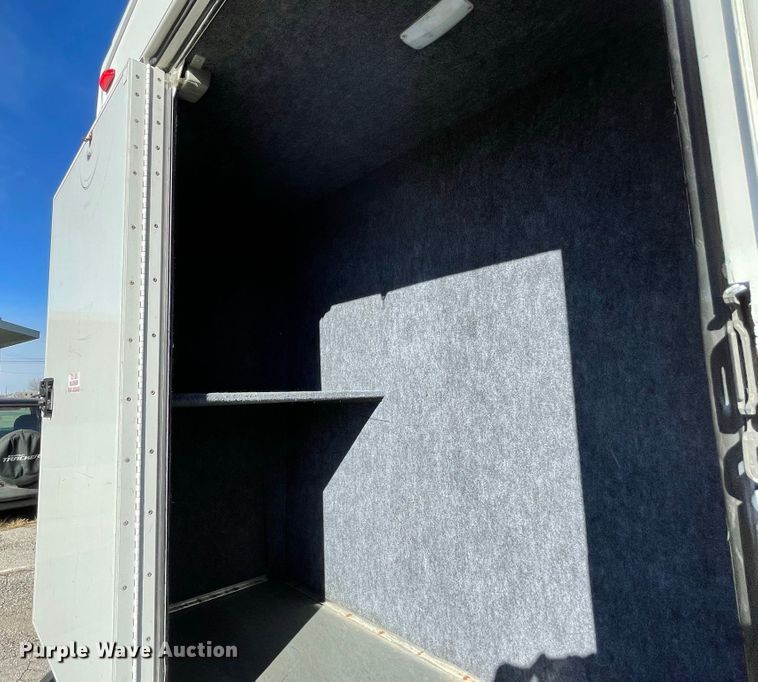 image for item IF9280 2015 Ford F550 Super Duty  shuttle bus