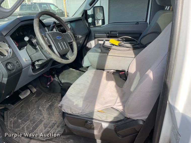 image for item IJ9699 2012 Ford F450 Super Duty XLT  tow truck