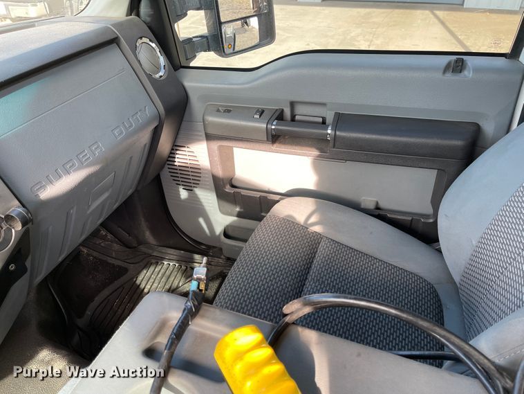 image for item IJ9699 2012 Ford F450 Super Duty XLT  tow truck