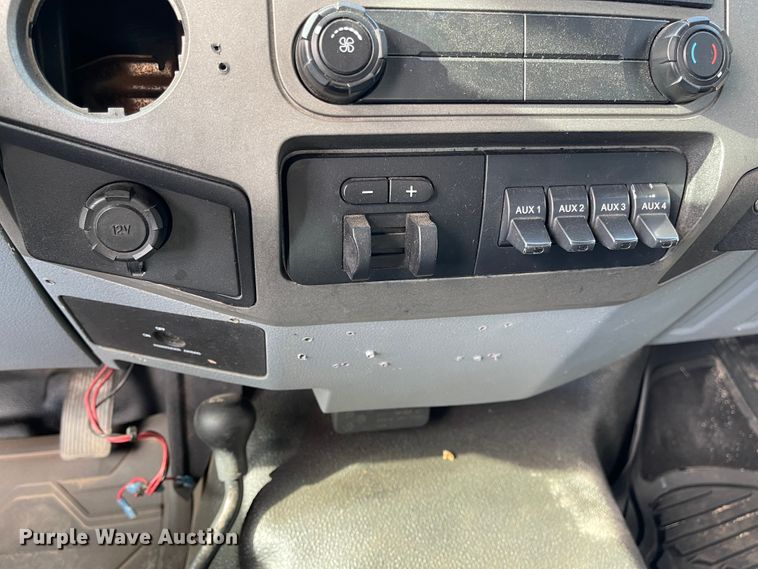 image for item IJ9699 2012 Ford F450 Super Duty XLT  tow truck