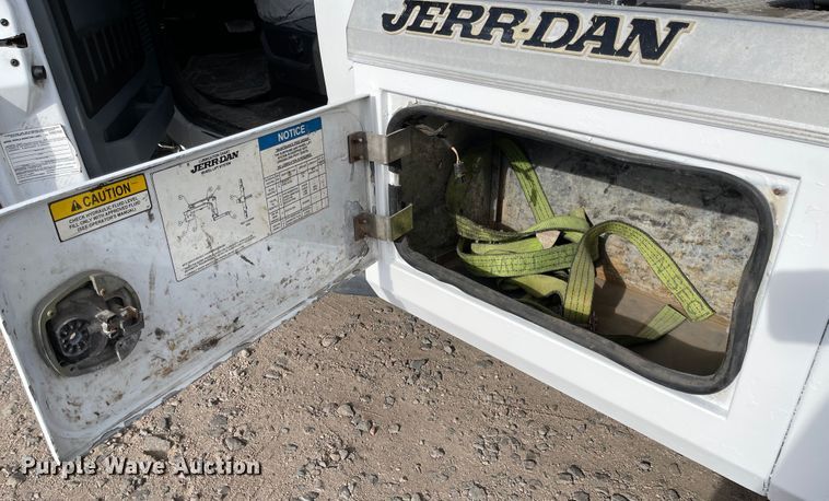 image for item IJ9699 2012 Ford F450 Super Duty XLT  tow truck