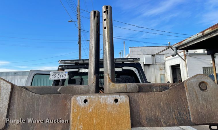 image for item IJ9699 2012 Ford F450 Super Duty XLT  tow truck