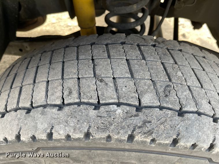 image for item IJ9699 2012 Ford F450 Super Duty XLT  tow truck