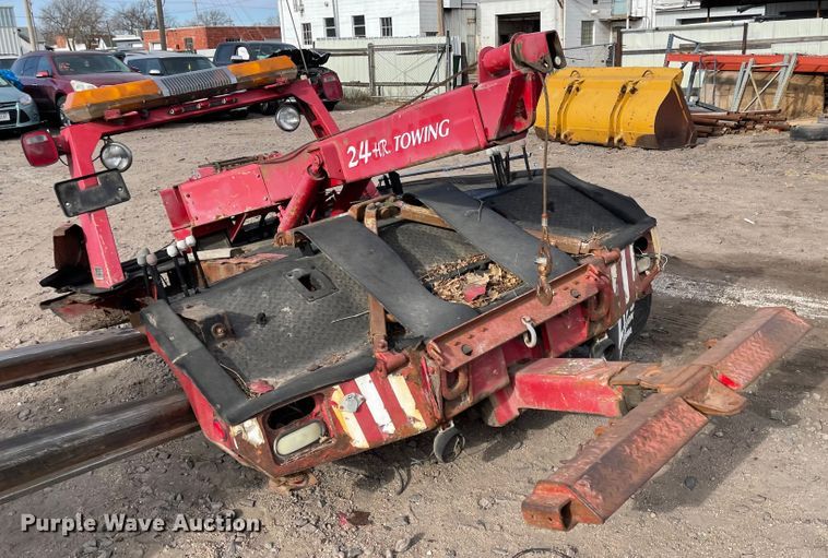 image for item IJ9700 Zips  wrecker bed