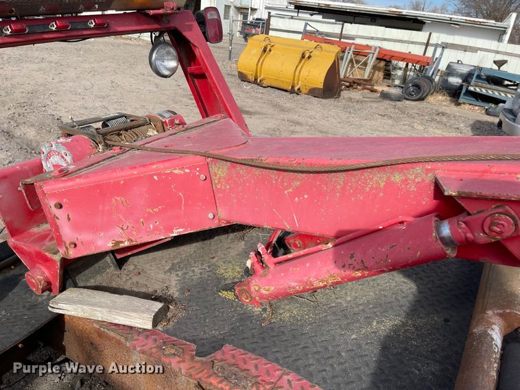 image for item IJ9700 Zips  wrecker bed