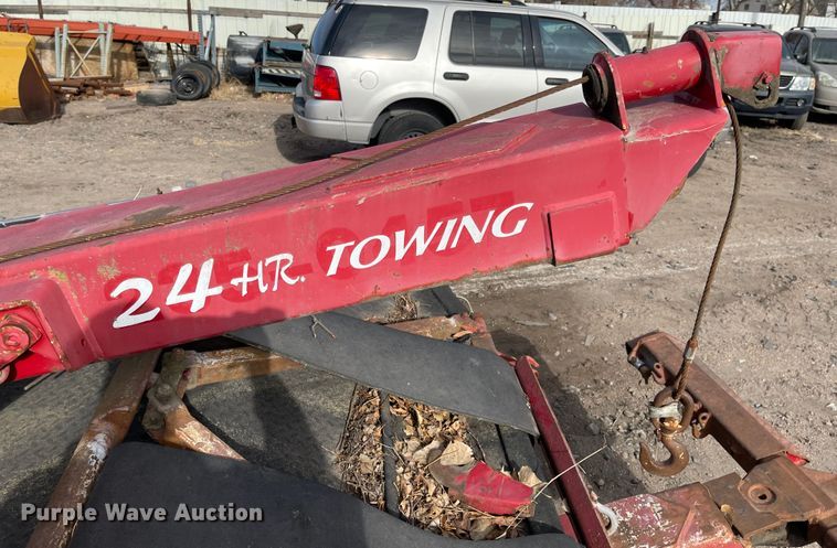 image for item IJ9700 Zips  wrecker bed