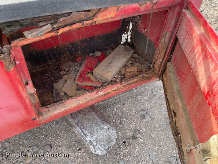 image for item IJ9700 Zips  wrecker bed