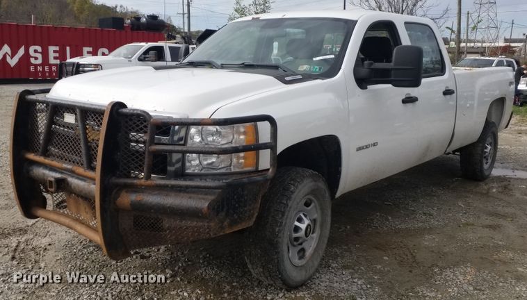 image for item IK9638 2014 Chevrolet Silverado 2500HD  Crew Cab pickup truck