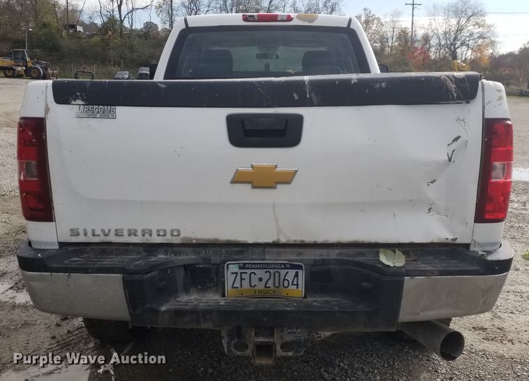 image for item IK9638 2014 Chevrolet Silverado 2500HD  Crew Cab pickup truck