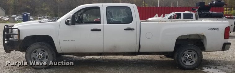 image for item IK9638 2014 Chevrolet Silverado 2500HD  Crew Cab pickup truck