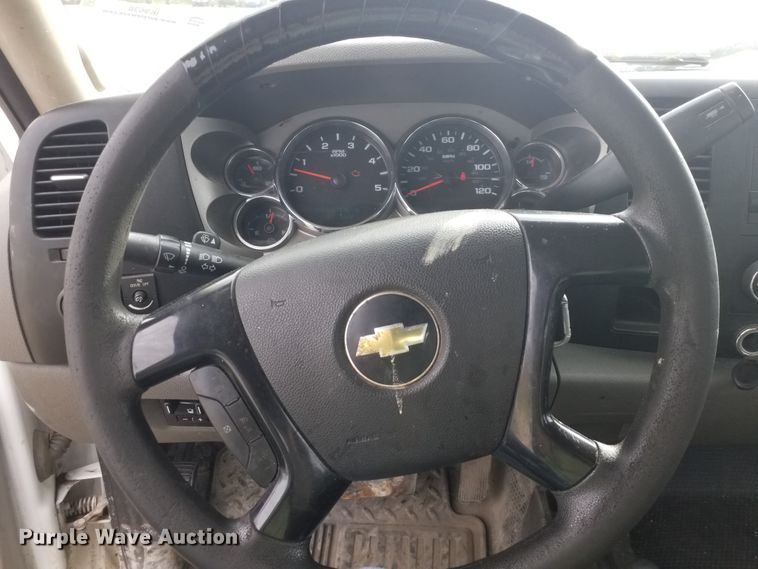 image for item IK9638 2014 Chevrolet Silverado 2500HD  Crew Cab pickup truck