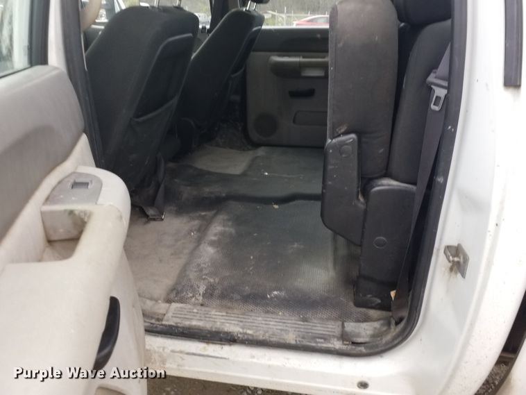 image for item IK9638 2014 Chevrolet Silverado 2500HD  Crew Cab pickup truck