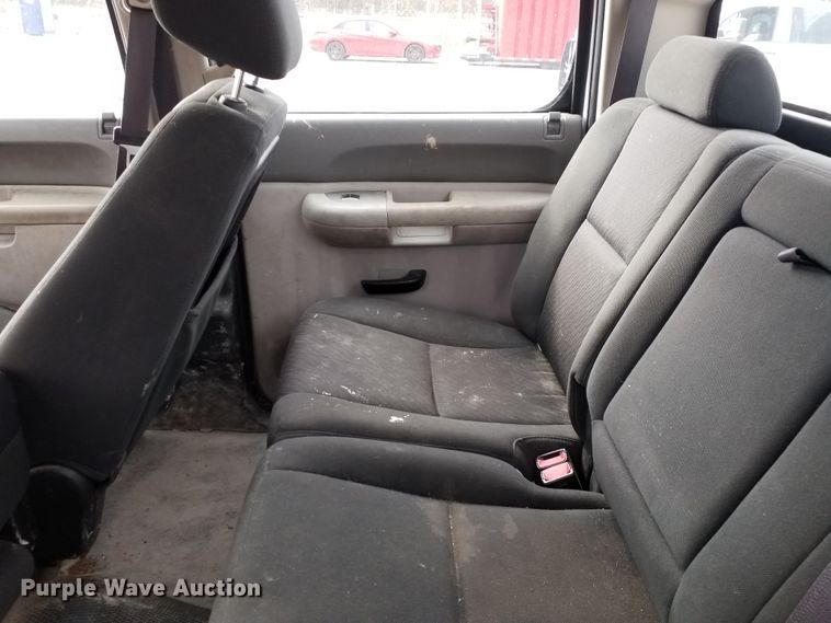 image for item IK9638 2014 Chevrolet Silverado 2500HD  Crew Cab pickup truck