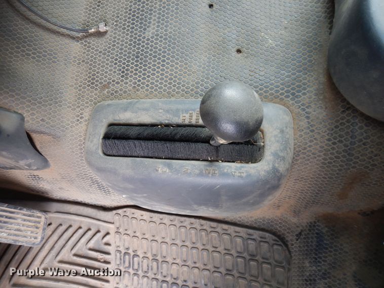 image for item IM9756 2002 Chevrolet Silverado 1500  Ext. Cab pickup truck