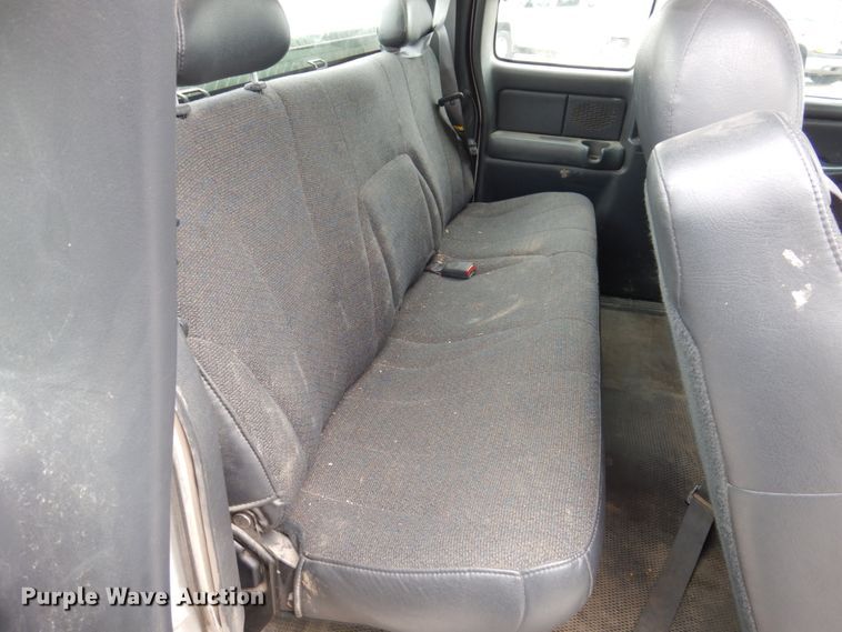 image for item IM9756 2002 Chevrolet Silverado 1500  Ext. Cab pickup truck