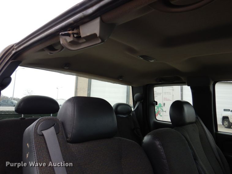 image for item IM9756 2002 Chevrolet Silverado 1500  Ext. Cab pickup truck