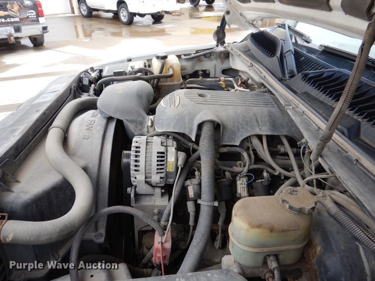 image for item IM9756 2002 Chevrolet Silverado 1500  Ext. Cab pickup truck