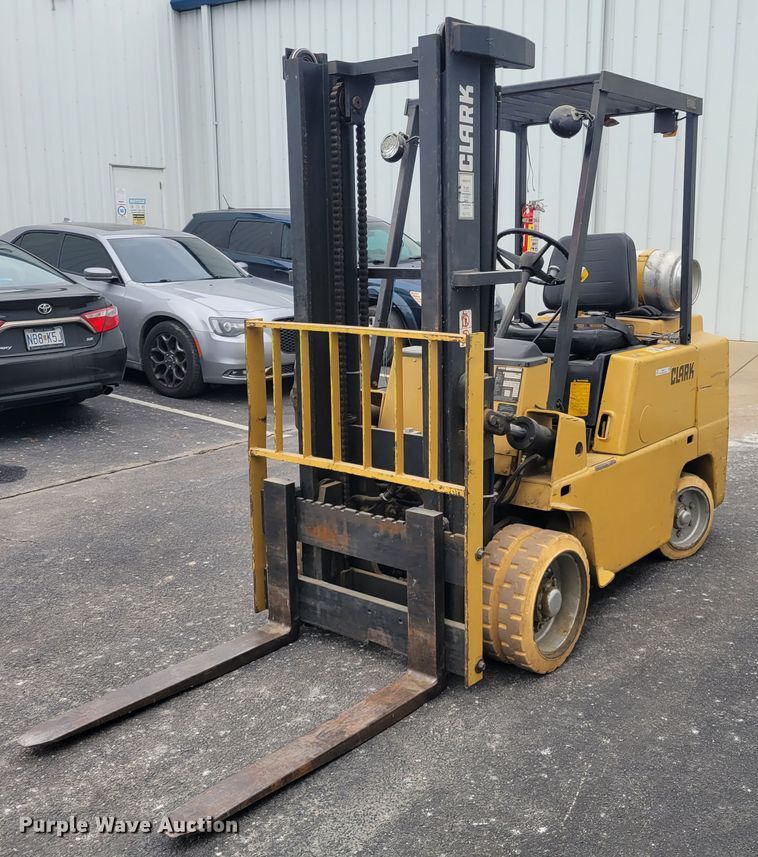 image for item IM9757 Clark C500-S80  forklift