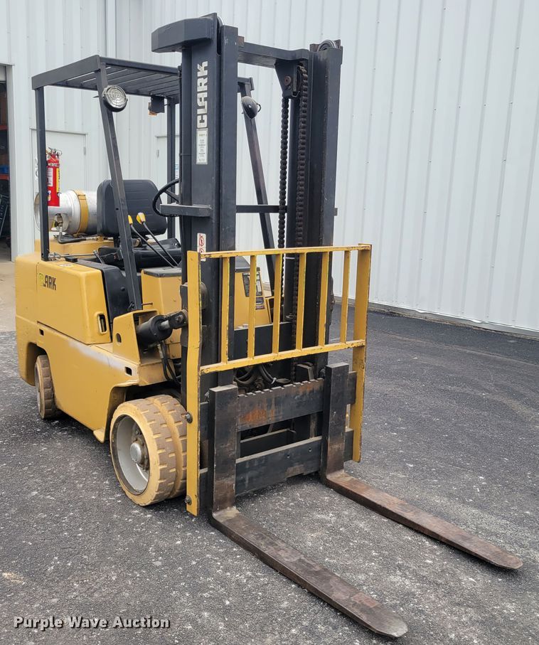 image for item IM9757 Clark C500-S80  forklift