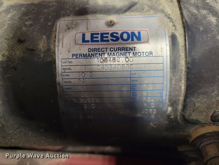 image for item IM9759 2006 Mec 2633ES  scissor lift