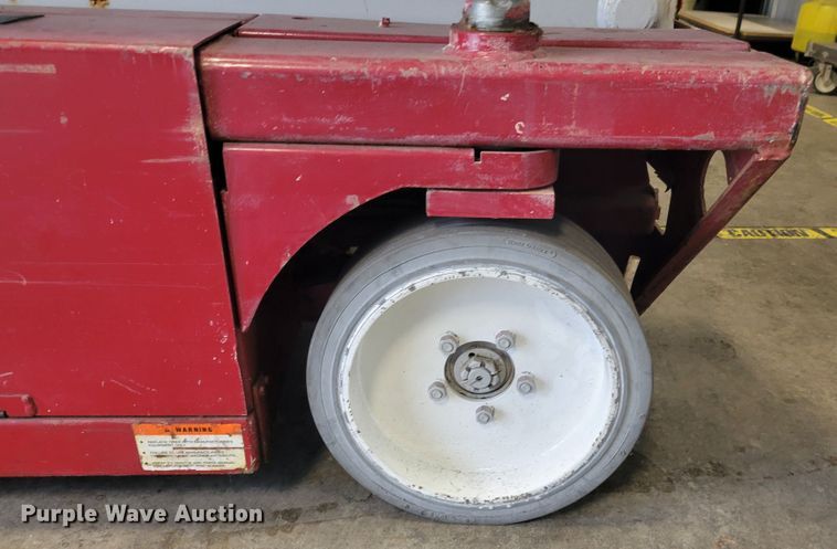 image for item IM9759 2006 Mec 2633ES  scissor lift