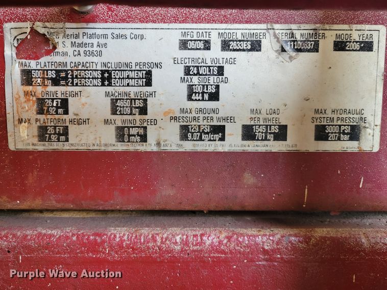 image for item IM9759 2006 Mec 2633ES  scissor lift