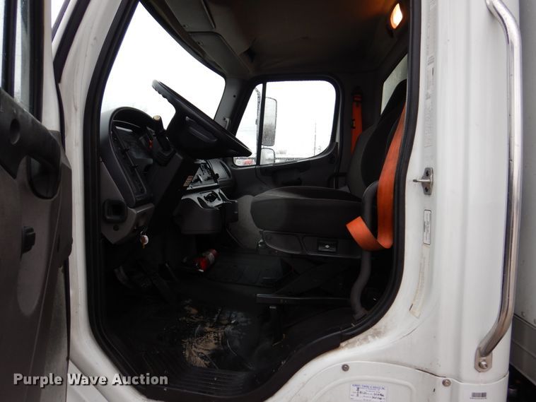 image for item IM9760 2014 Freightliner M2 106  box truck