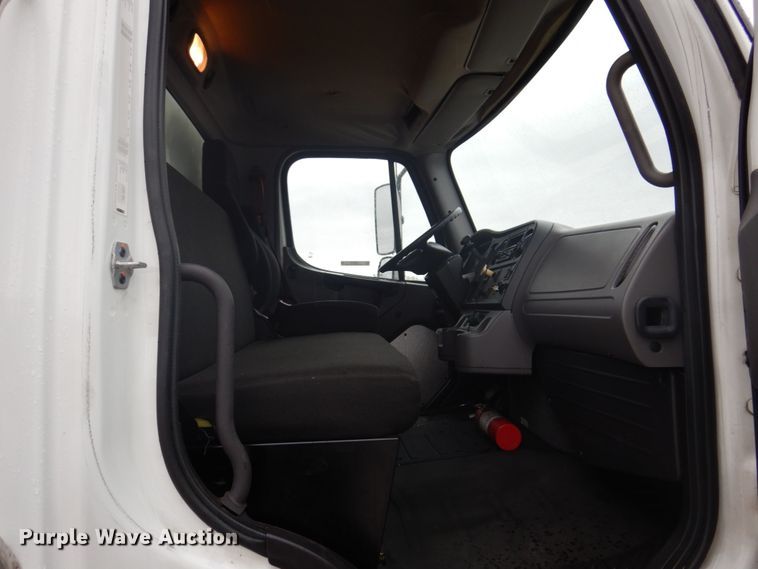 image for item IM9760 2014 Freightliner M2 106  box truck