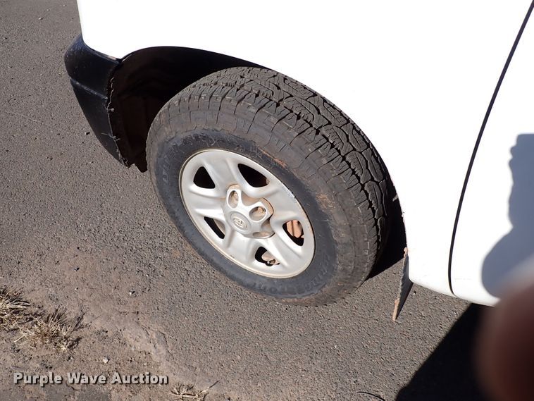 image for item IS9292 2012 Toyota Tundra  Double Cab pickup truck