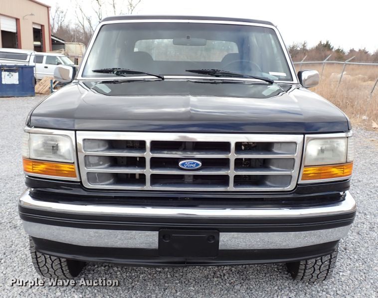 image for item IS9437 1993 Ford Bronco  SUV