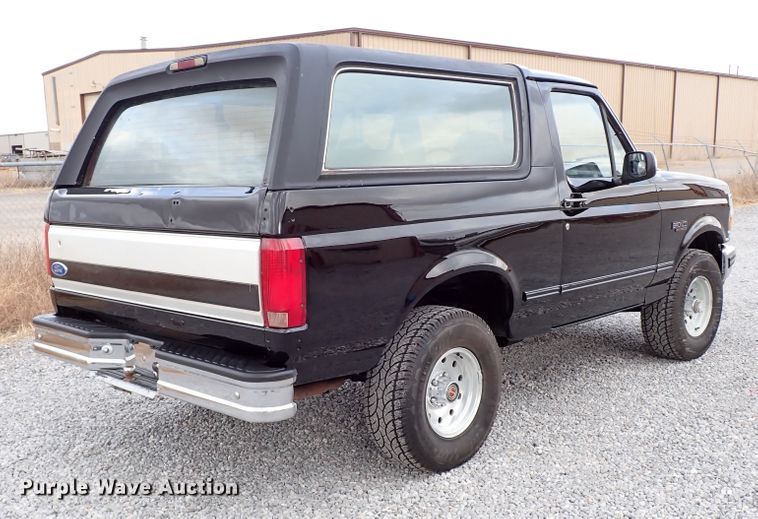 image for item IS9437 1993 Ford Bronco  SUV