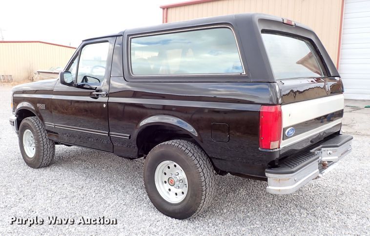 image for item IS9437 1993 Ford Bronco  SUV