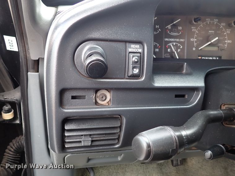 image for item IS9437 1993 Ford Bronco  SUV